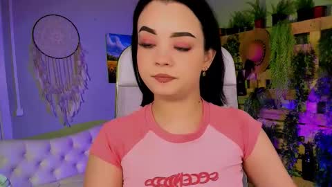 Snapshot of leslierowe chatting on October 18, 4:44 pm LeslieRowe online show from October 18, 4:44 pm