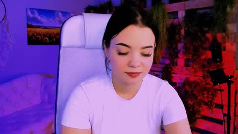 Snapshot of leslierowe chatting on October 20, 8:47 pm LeslieRowe online show from October 20, 8:47 pm