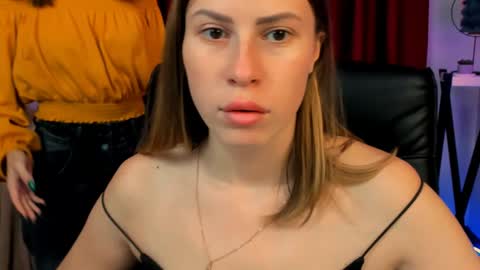 Lesly online show from December 19, 2:02 pm