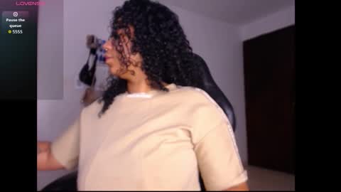 lesly online show from November 24, 2:43 am