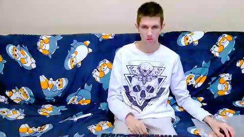 lester_broo online show from December 15, 10:44 am