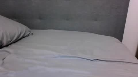 lets_play143 online show from October 25, 1:39 am