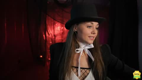 Letty Moa         - IG direct letty moa online show from May 8, 1:55 am