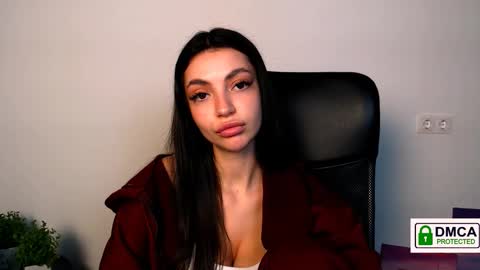 Alexia online show from October 8, 4:57 pm