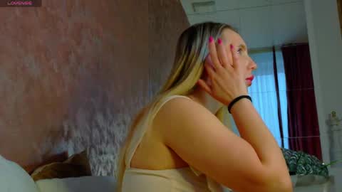 LEXXY online show from April 2, 4:20 am