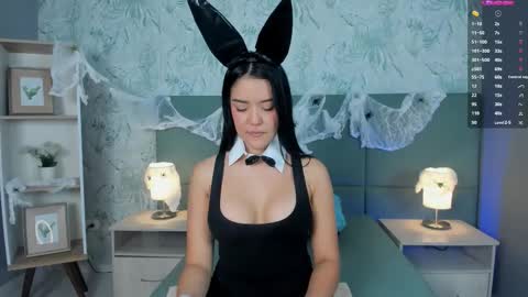 Lexie Thompson  online show from October 30, 12:17 pm