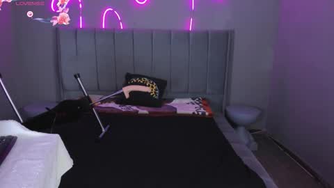 lexirouge           online show from March 11, 8:45 pm