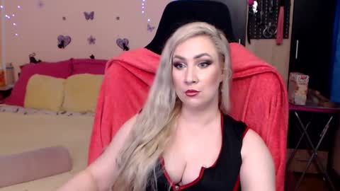 Snapshot of lexygold chatting on February 13, 6:37 pm Lexy online show from February 13, 6:37 pm