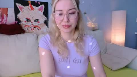 Lily online show from August 7, 8:01 am
