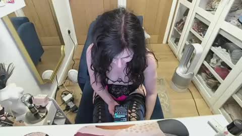 Snapshot of leylaviolet1 chatting on March 11, 2:53 am leyla online show from March 11, 2:53 am