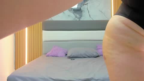   online show from May 14, 4:27 pm