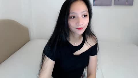 Lyn online show from October 3, 10:45 am