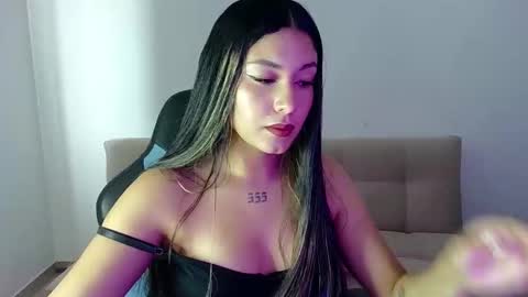 Lia  online show from February 20, 9:06 pm