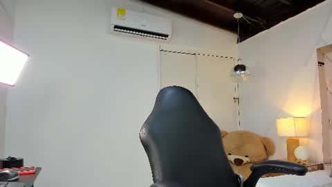 Lia  online show from July 11, 7:17 pm