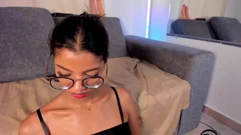 Lia online show from February 4, 5:55 pm