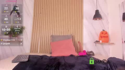 lia_harper_ online show from October 25, 10:32 pm