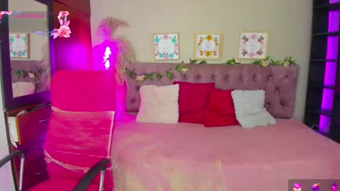 lia online show from September 23, 8:48 pm