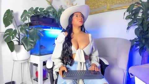 lia_lovelly online show from March 8, 11:42 pm