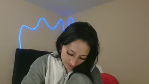 Little Queen Lia  online show from November 20, 1:04 am