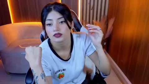 Online 1400 - 2100 online show from June 10, 3:17 am