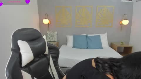 Lia  online show from March 5, 6:01 am