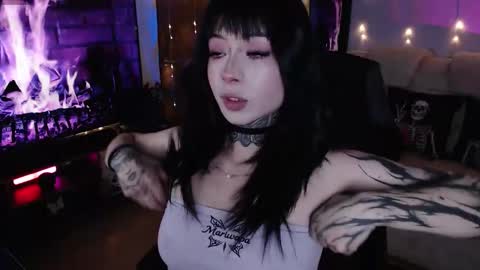 Liaa  online show from February 8, 3:10 am