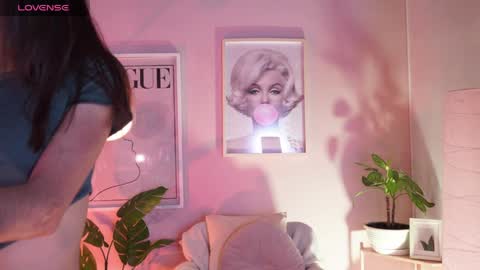 Lia  online show from April 8, 12:30 pm