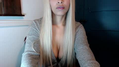 Lia Divina online show from February 2, 6:43 am