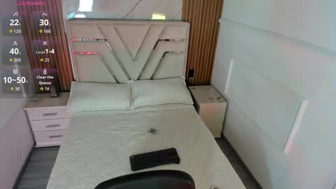 Liah Fontaine online show from December 15, 11:50 am