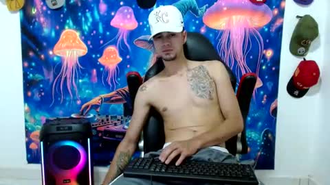 Andres online show from July 19, 11:18 pm
