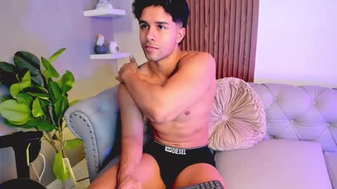 Liam Collins online show from November 18, 11:57 am