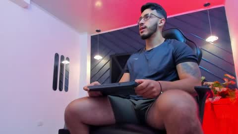 LIAM KLEIN online show from October 7, 11:28 am