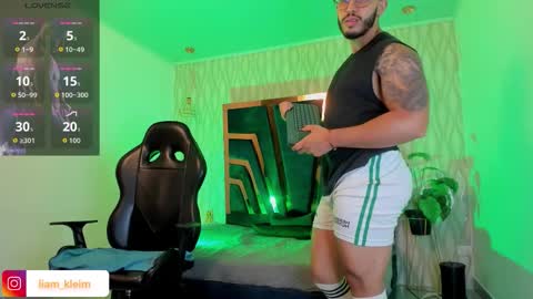 LIAM KLEIN online show from November 26, 11:51 am