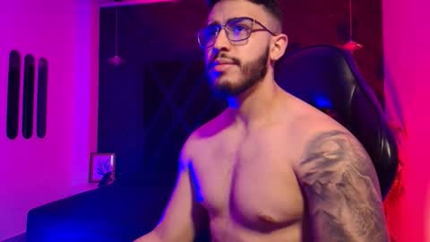 LIAM KLEIN online show from February 26, 11:57 am