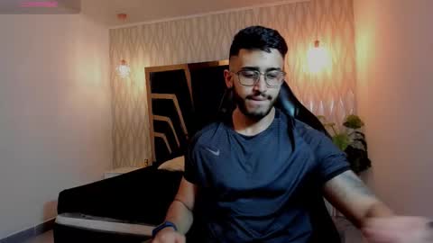 LIAM KLEIN online show from March 27, 11:33 am