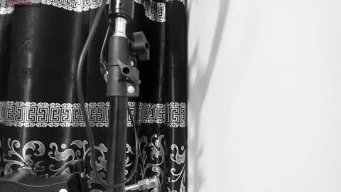 LIAM KLEIN online show from March 10, 11:12 am