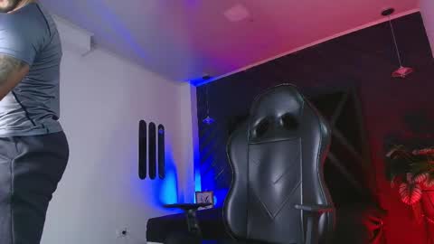 LIAM KLEIN online show from April 6, 11:11 am