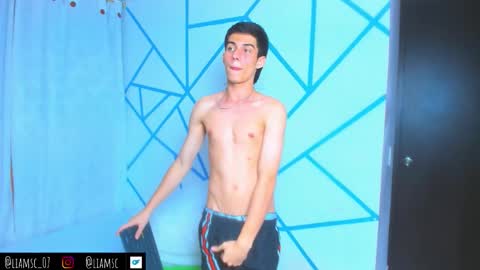 Snapshot of liam_scott77 chatting on October 24, 11:05 pm Liam scott77 online show from October 24, 11:05 pm