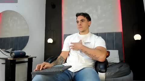 Liam online show from October 6, 8:48 pm