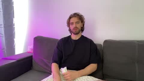 liamkortes online show from February 19, 8:57 am