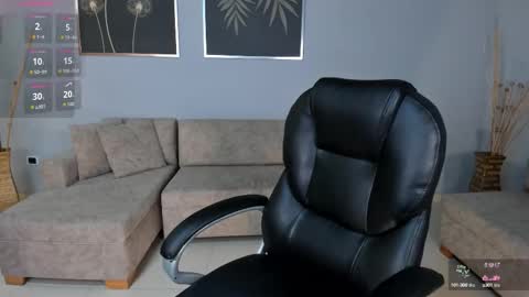 Liam online show from October 1, 4:33 am