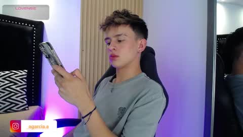 liam online show from April 16, 4:45 am