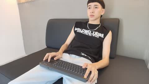 lian_cameron online show from January 12, 3:57 am