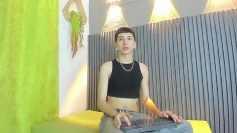 lian_cameron online show from February 28, 3:54 am