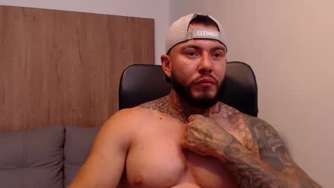 Snapshot of lianjones9 chatting on October 25, 6:30 pm lianjones9 online show from October 25, 6:30 pm