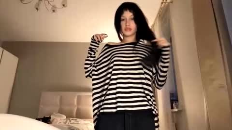 Keily online show from December 5, 1:20 pm