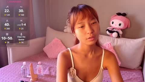 Lihn Pham online show from March 27, 3:45 am