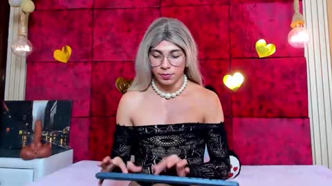 liiacollins online show from January 7, 8:03 pm