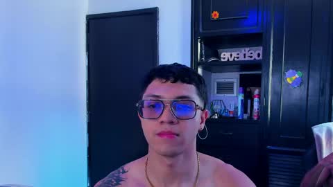 liiam_jesus online show from April 25, 2:36 pm