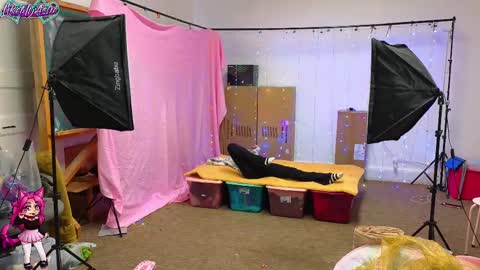 LikeMyAshe online show from September 28, 3:04 am